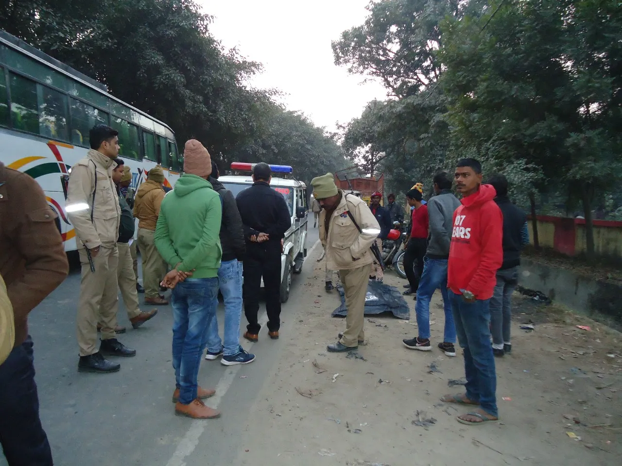 पीलीभीत: पीडब्ल्यूडी गेस्ट हाउस के पास नाले में मिला युवक का शव, हड़कंप