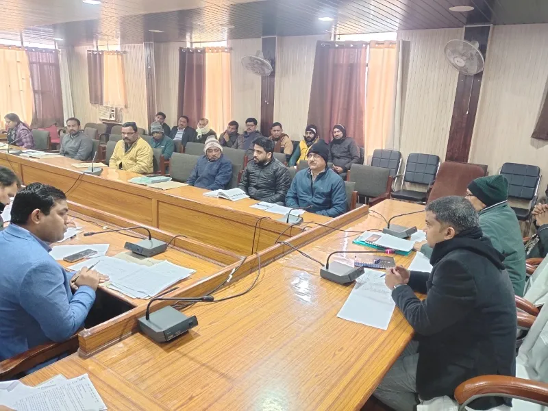 जौनपुर: समीक्षा बैठक में जिलाधिकारी ने वसूली में वृद्धि लाने के दिए निर्देश 