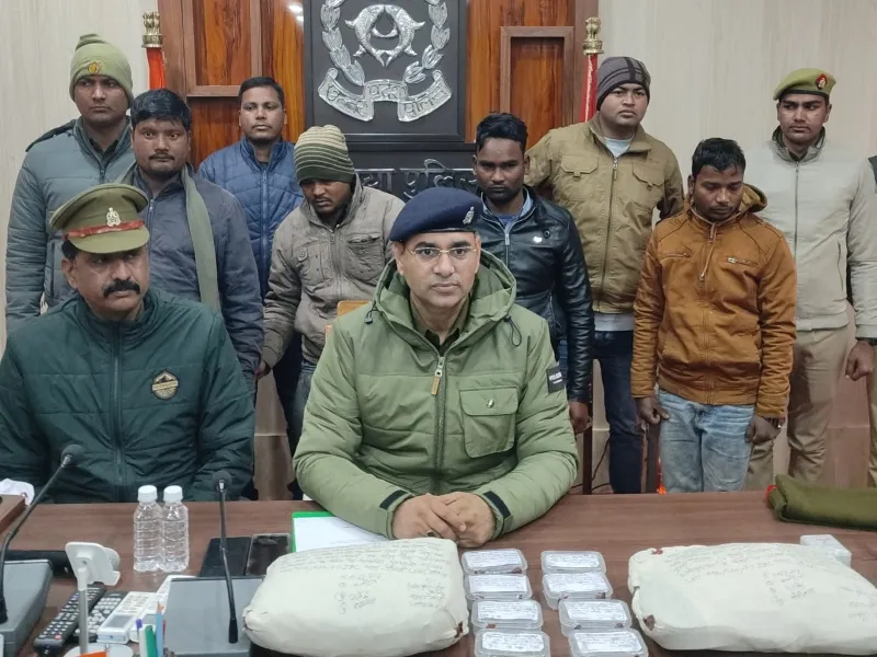 अयोध्या: जेवर की सफाई के बहाने ठगी में बिहार निवासी चार आरोपी गिरफ्तार