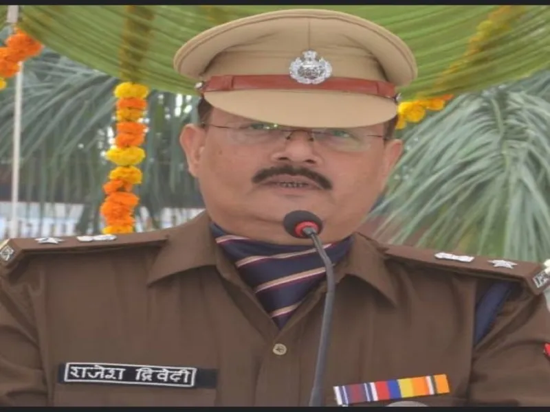 हरदोई: सोशल साइट्स से न हो एक्साइट, एसपी ने किया आगाह...नटवर लाल फैलाए हुए हैं जाल