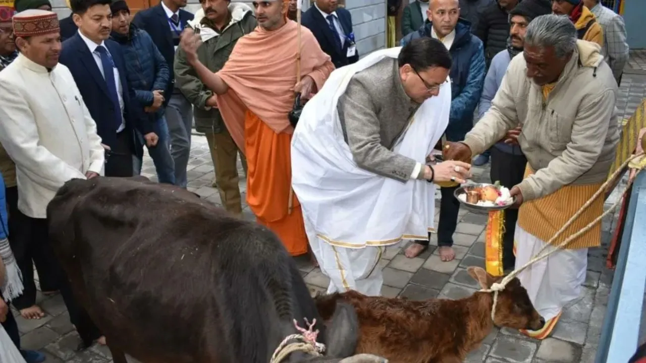 उत्तराखंड: जोशीमठ पहुंचे CM Dhami, बोले- संकट की इस घड़ी में सरकार प्रभावितों को हर संभव मदद देगी