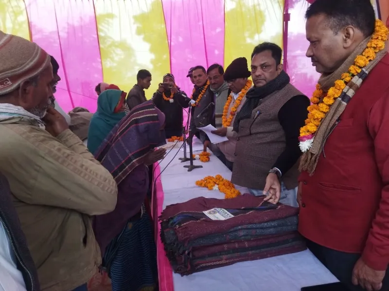 बहराइच: बीडीओ ने ग्रामीणों से संवाद कर सुनी समस्याएं 