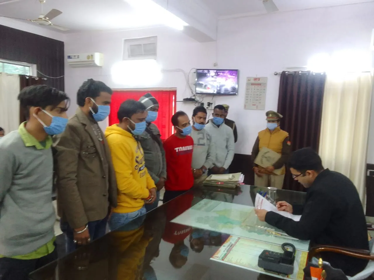 पीलीभीत: हिंदू संगठन गुस्साए तो याद आया चाइनीज मांझा, कई दुकानों पर छापा