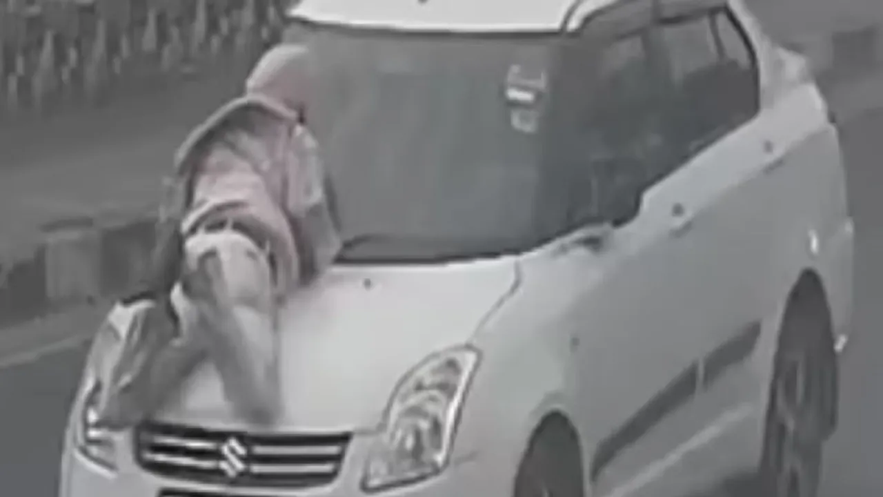 Video: एक और कंझावला कांड जैसी वारदात! कार सवार ने युवक को आधा किलोमीटर तक घसीटा