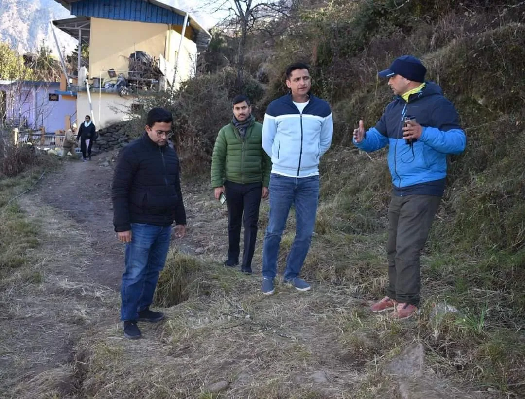 जोशीमठ: पीएमओ उप सचिव मंगेश घिल्डियाल ने लिया आपदा पीड़ित क्षेत्र का निरीक्षण