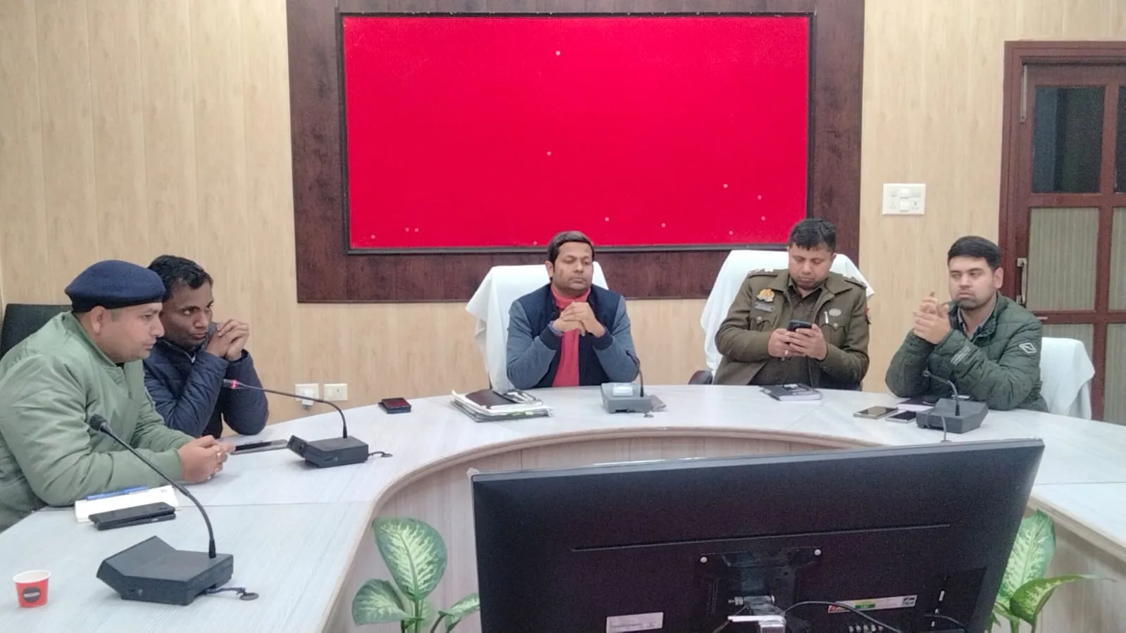 मथुरा: कॉरिडोर के विरोध से प्रशासन के माथे पर पड़ने लगा बल