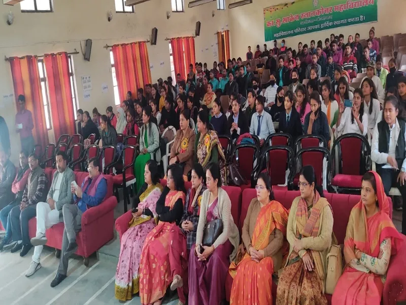 अयोध्या: योजनाओं का लाभ लेकर आत्मनिर्भर बनें बेटियां : प्रो. शुचिता