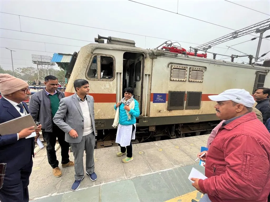 पीलीभीत जंक्शन का डीआरएम ने लिया जायजा, दिए निर्देश