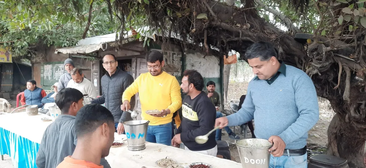 हल्द्वानीः माघ माह में सैकड़ों लोगों ने चखा खिचड़ी का प्रसाद