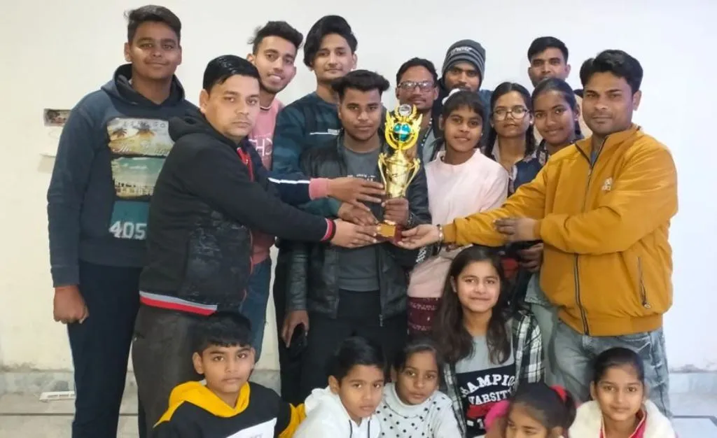 बरेली के गोल्डन डांस ग्रुप को पश्चिम बंगाल में मिला प्रथम पुरस्कार