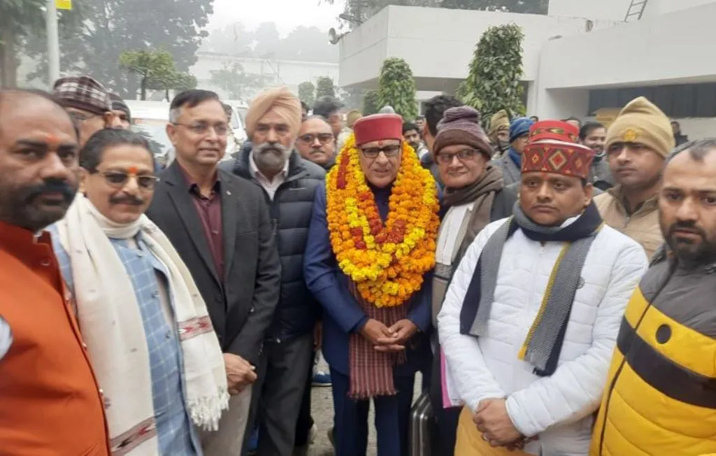 एमएलसी स्नातक चुनाव: भाजपा प्रत्याशी डॉ जयपाल सिंह व्यस्त ने कराया नामांकन