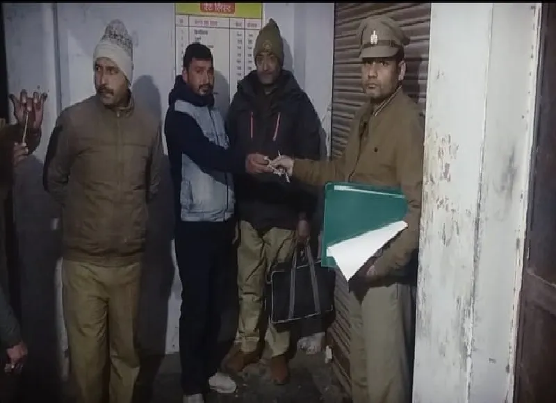  सुल्तानपुर :  आबकारी महकमे की बड़ी कार्यवाही, बीयर व देशी शराब का ठेका सीज