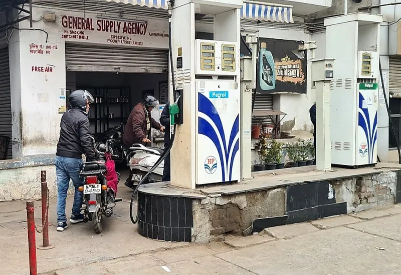 मुरादाबाद : जिले में 40 प्रतिशत पेट्रोल पंपों पर सुविधाओं को ठेंगा, आदेश बेमानी