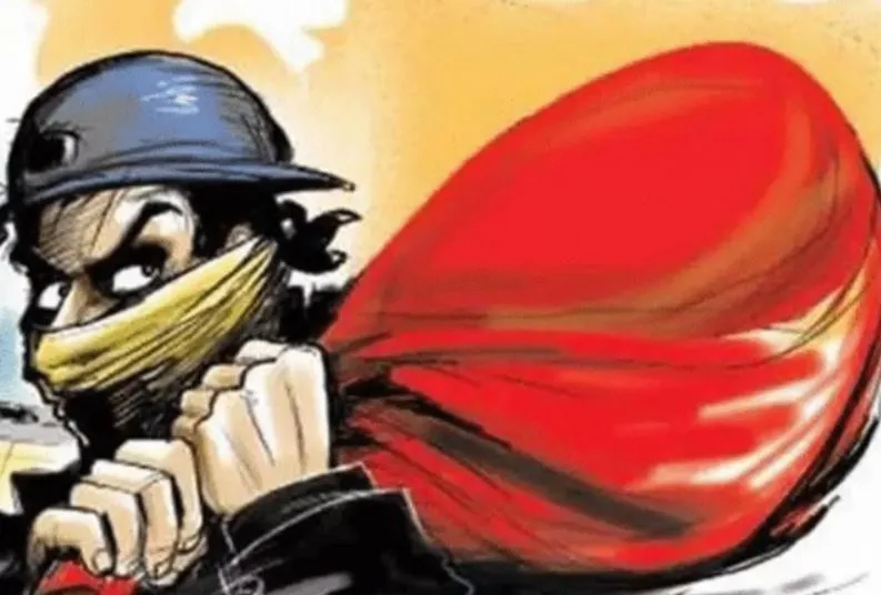 बरेली: सुनो आपके रुपए नीचे गिर गए हैं...टप्पेबाज ने शख्स को लगाया चूना, कार से लाखों का सामान ले उड़ा