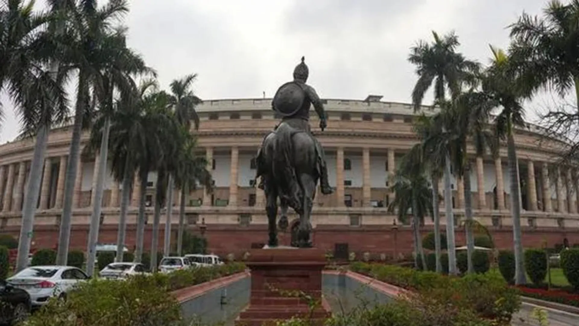 BRS और AAP संसद के दोनों सदनों की संयुक्त बैठक में राष्ट्रपति के अभिभाषण का करेंगे बहिष्कार 