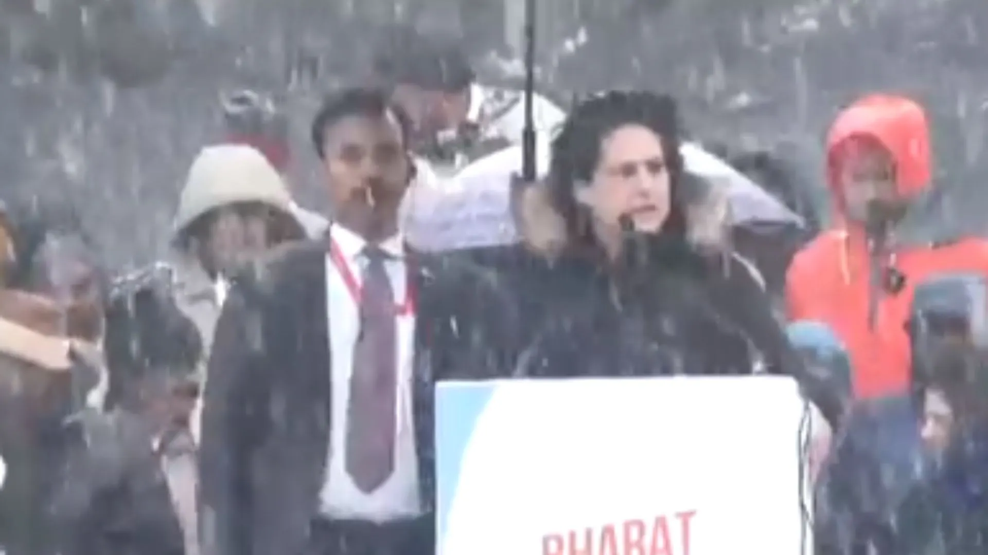  भारत जोड़ो यात्रा के समापन कार्यक्रम में प्रियंका गांधी वाड्रा ने कहा- ये नफरत खत्म होगी और प्रेम ही सबको जोड़ेगा 