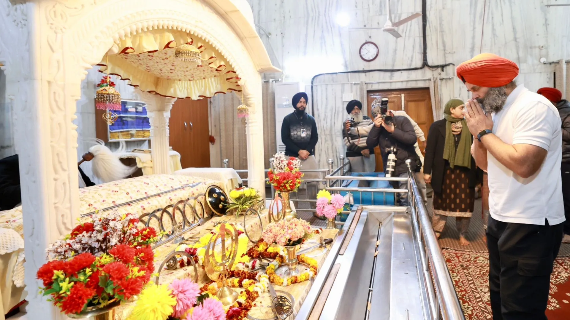 भारत जोड़ो यात्रा : पंजाब में राहुल गांधी ने फतेहगढ़ साहिब गुरुद्वारे में टेका मत्था, कहा- बहुत कुछ सीखने को मिला