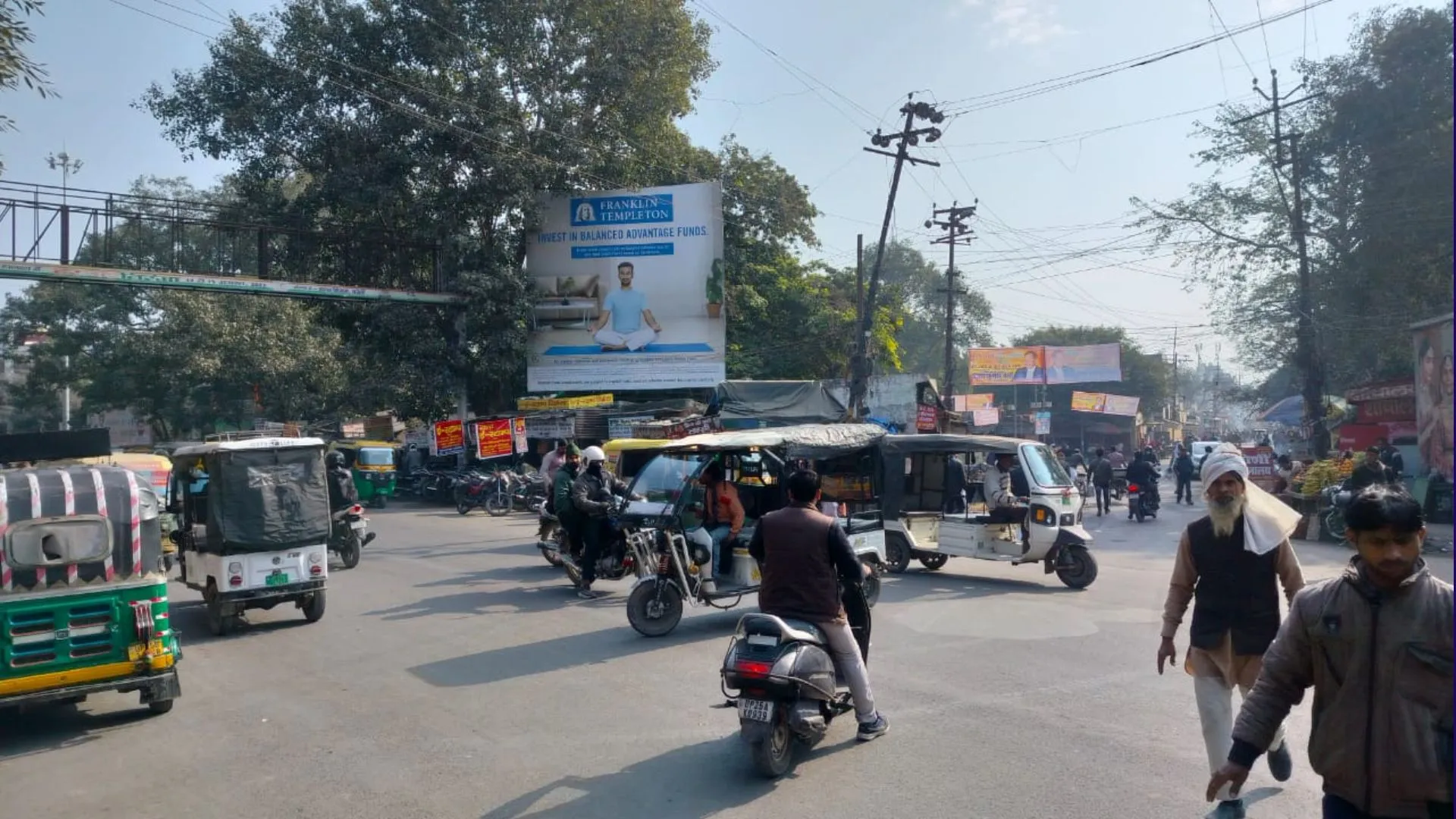 बरेली : सूर्यदेव ने दिए दर्शन, निकली धूप..खिले चेहरे, ठिठुरन से मिली राहत