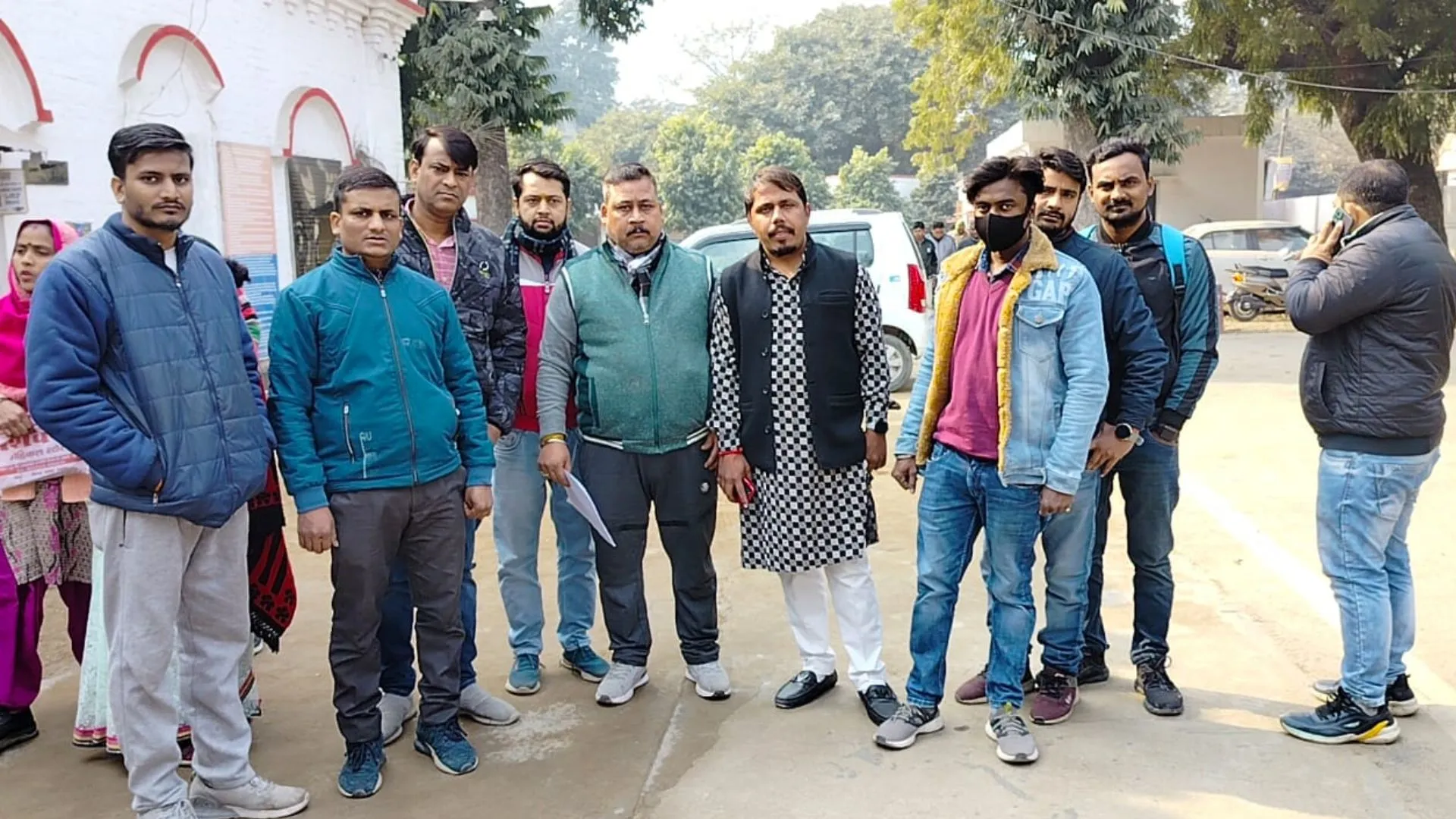 बरेली : खुद को पुलिसवाला बताकर दुकानदार के साथ मारपीट, व्यापारियों ने लगाई एसएसपी से न्याय की गुहार 