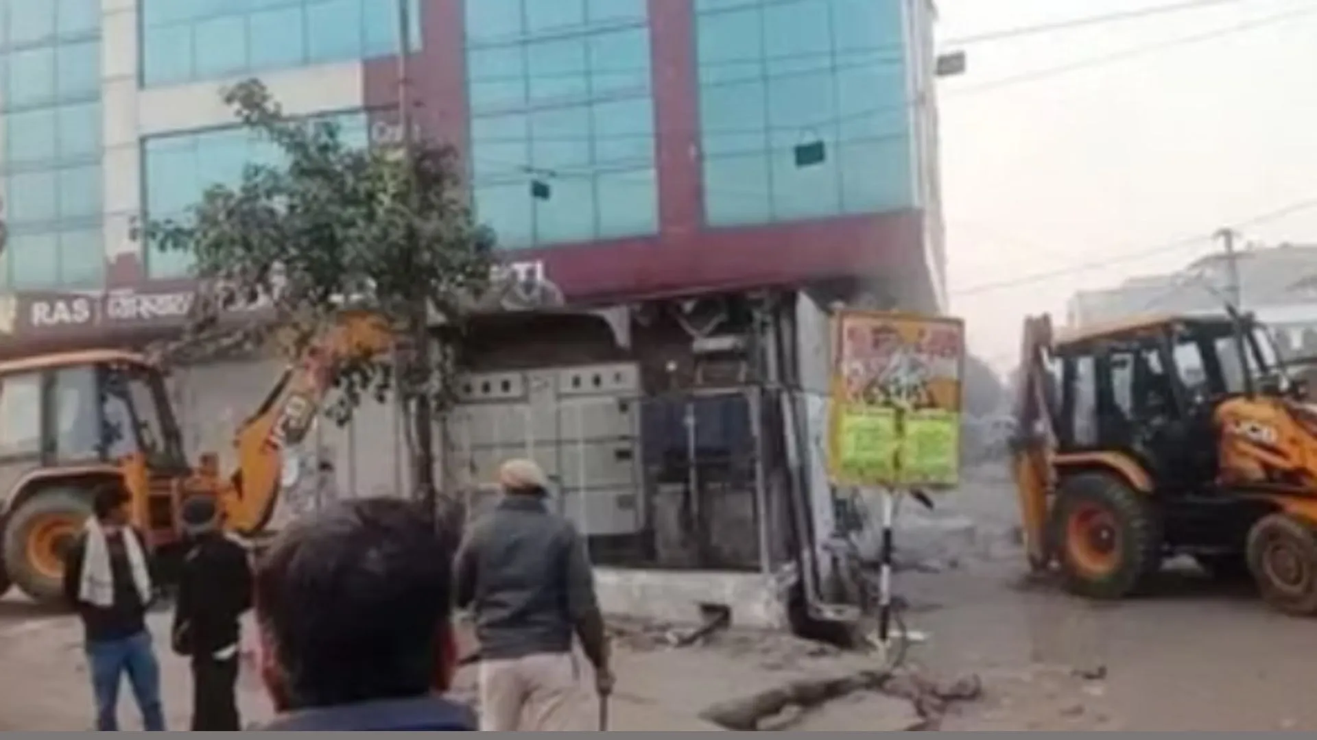 Video : RPSC Paper Leak मामले में योगी की राह पर गहलोत सरकार, नकल महल पर चला बुलडोजर