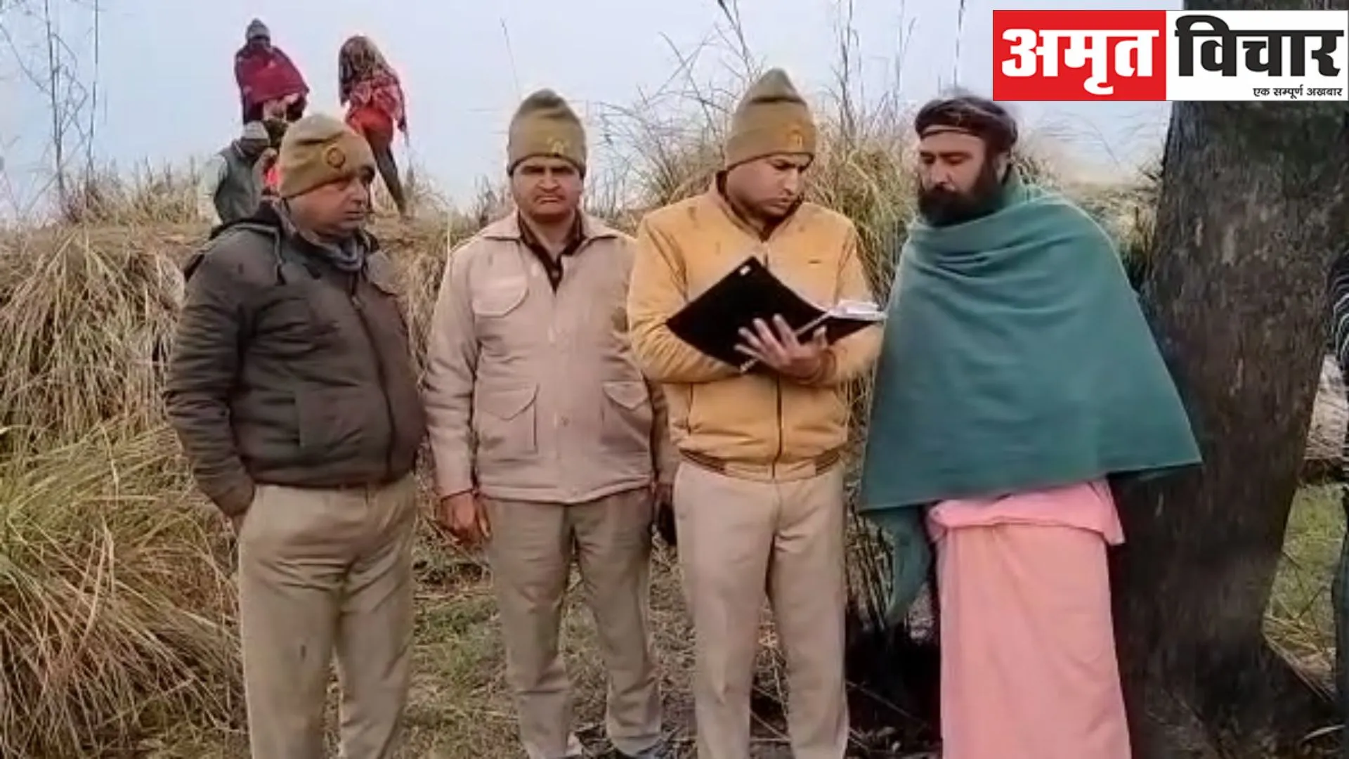 कासगंज : आश्रम के पास पेड़ पर लटकता मिला साधु का शव, हत्या या आत्महत्या ?