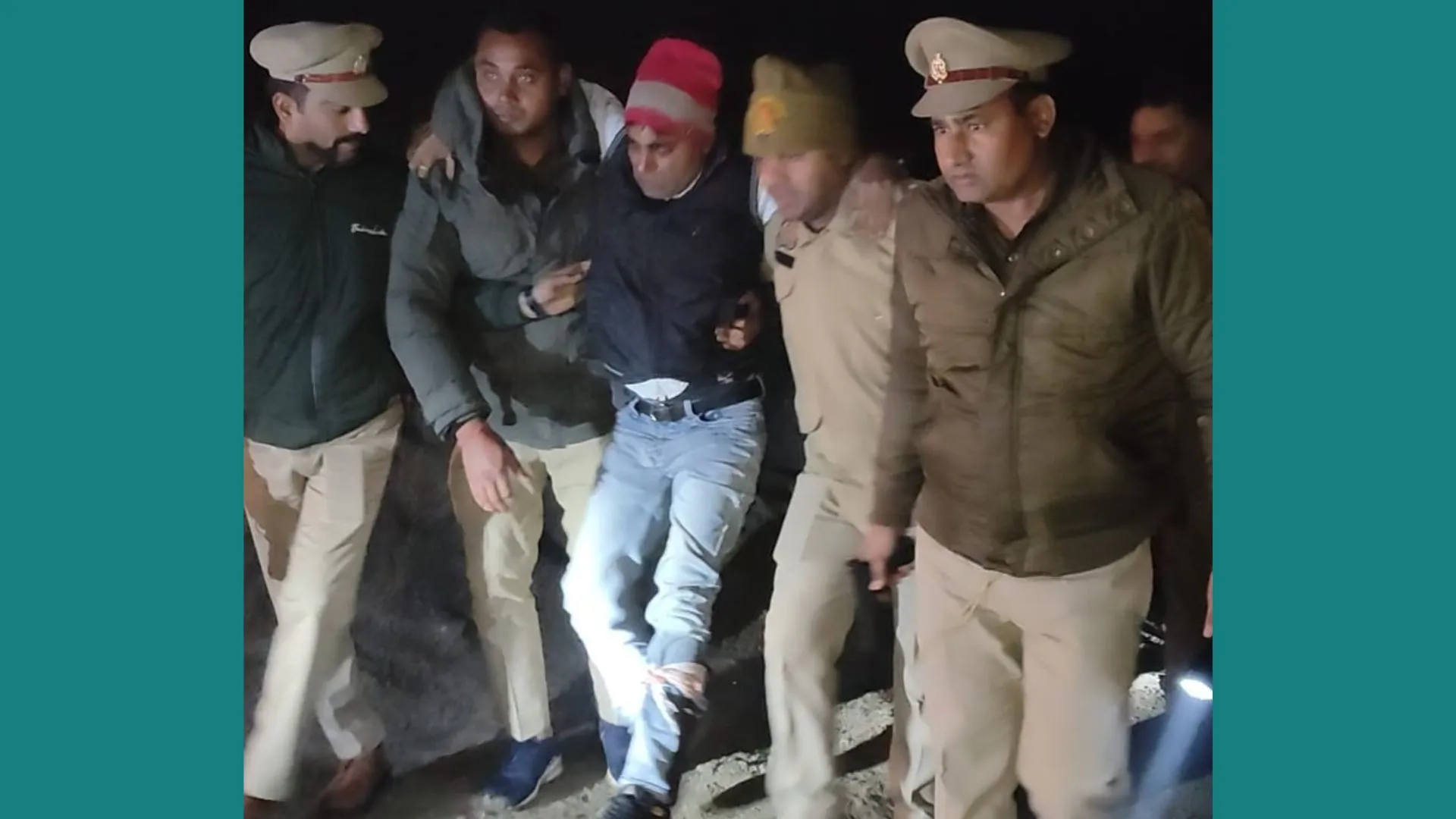 मेरठ : बदमाश से पुलिस की मुठभेड़, पैर में गोली लगने से हुआ घायल 