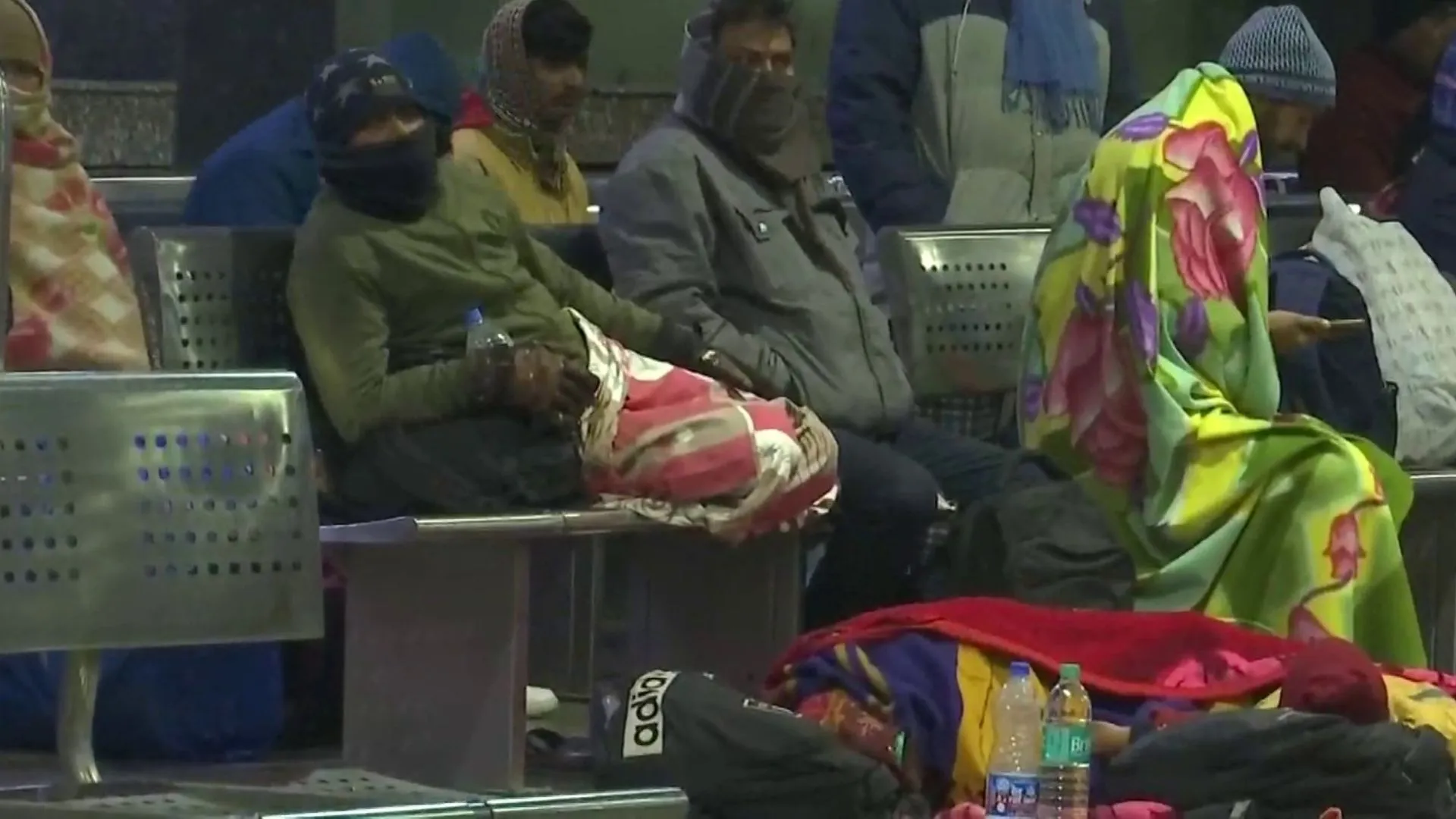 दिल्ली समेत पूरे उत्तर भारत में सर्दी का 'सेकेंड वेव', शीतलहर का अलर्ट जारी, 48 घंटे रहें सावधान