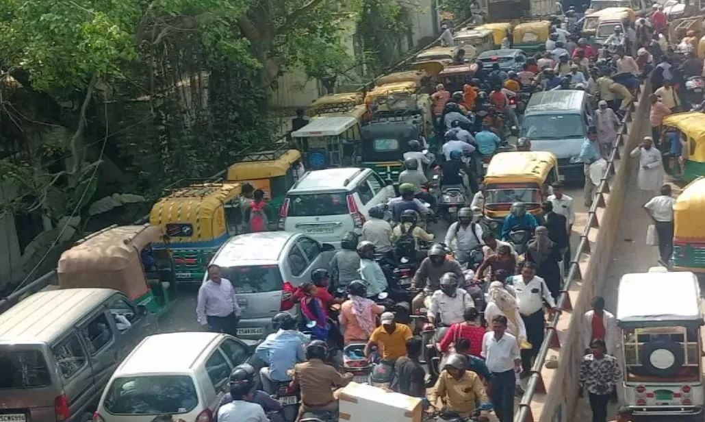 बरेली: सरकारी झगड़ा निपटा नहीं, अभी झेलते रहिए जाम