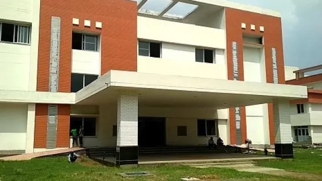 बरेली: सुविधाएं कम... फिर तीन सौ बेड अस्पताल में रिकार्ड ओपीडी