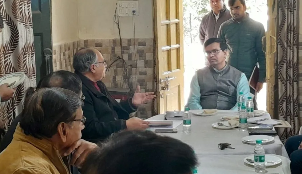 पीलीभीत: डीएम साहब को आई मेस्टर्न की याद, ट्रस्ट और पालिका से मांगे अभिलेख  