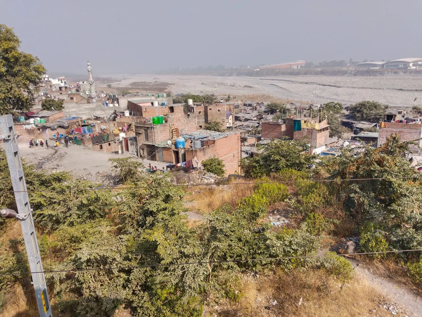 हल्द्वानी: सात दिन में खाली करें मकान, प्रशासन ने तोड़ा तो वसूलेंगे जुर्माना