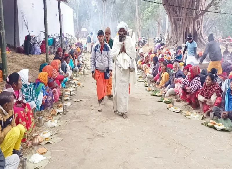 बहराइच : थारू और नेपालियों ने परंपरागत रीति रिवाजों के साथ मनाया नए साल का जश्न