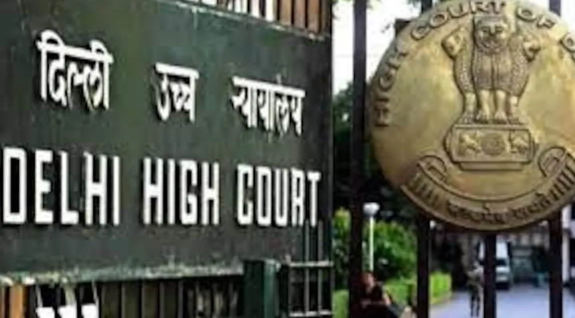 सड़कों से गायों को हटाने के लिए कानून के मुताबिक कार्रवाई करें: दिल्ली HC 