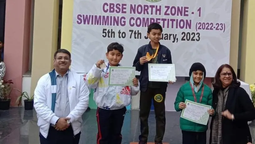 काशीपुर: एलएस के तैराकों ने नोएडा में झटके 4 स्वर्ण समेत 14 पदक