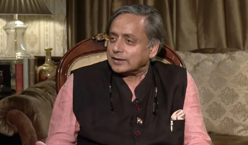 कोई कुछ भी कहे, मैं अपना काम जारी रखूंगा: शशि थरूर