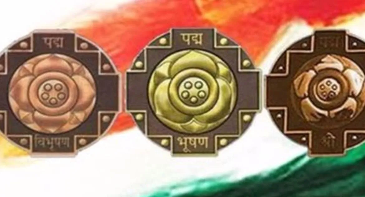 पद्म पुरस्कारों का हुआ ऐलान, मुलायम सिंह यादव को पद्म विभूषण, यहां देखें पूरी लिस्ट