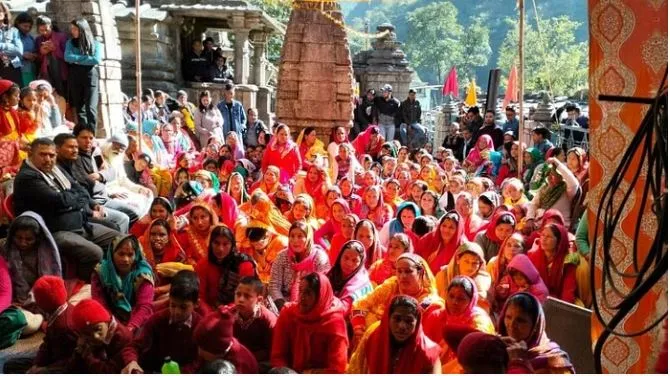 चमोलीः एक महीने बाद खुले आदिबदरी नाथ मंदिर के दरबार, मेले में उमड़े श्रद्धालु 