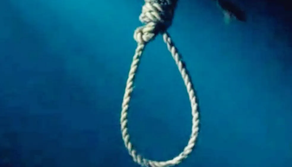 संभल: तहेरे-चचेरे भाइयों ने फंदे पर लटक कर दी जान, परिवार में मचा कोहराम