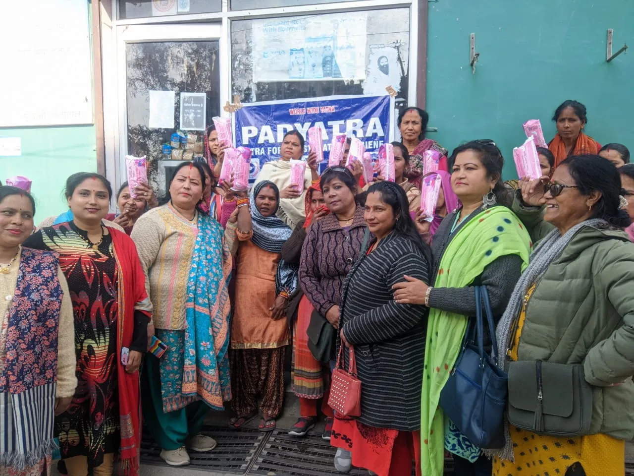 हल्द्वानीः महिलाओं को जागरुक करने के लिए निकाली पैड यात्रा