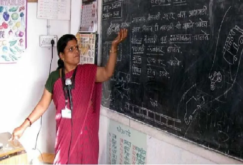 लखनऊ : प्राइमरी शिक्षकों के रिक्त पदों की सूचना मांगी