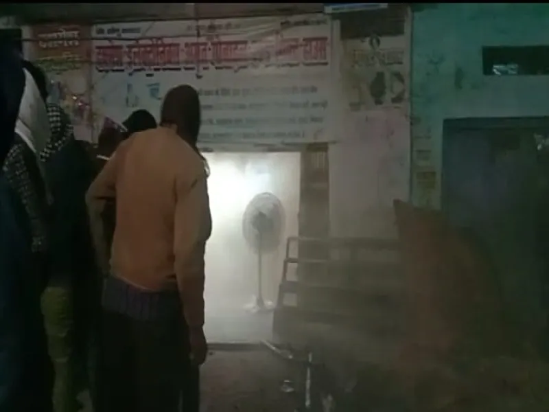 बहराइच : शॉर्ट सर्किट से दुकान में लगी आग, डेढ़ लाख का नुकसान