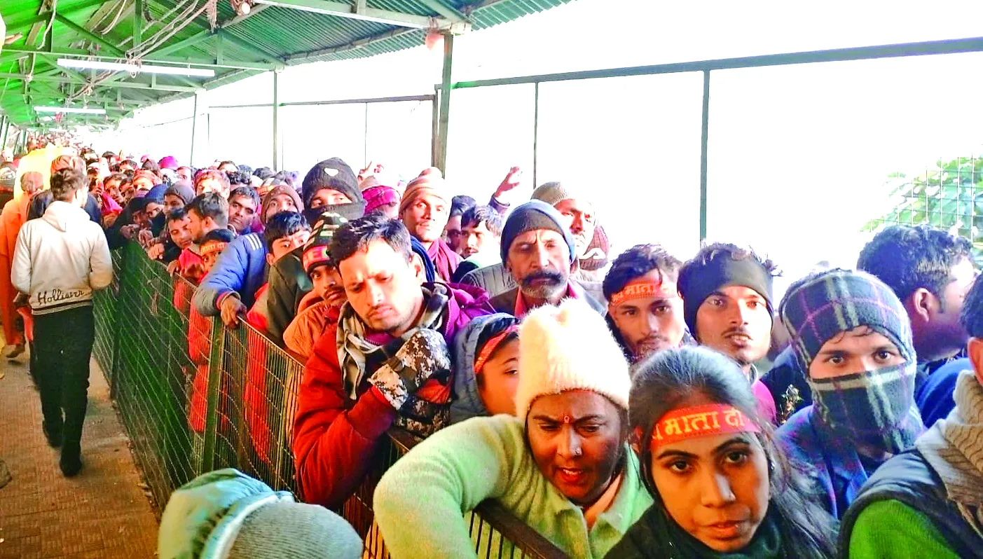 टनकपुर: मां पूर्णागिरि धाम में 50 हजार श्रद्धालुओं ने किए दर्शन 