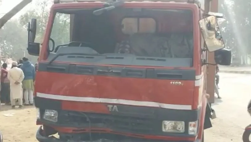 मेरठ: आयशर कैंटर की टक्कर से कार सवार एक वृद्धा की मौत, NRI बहन घायल