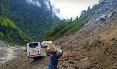 गरमपानी: रामनगर - बेतालघाट मोटर मार्ग के अस्तित्व पर संकट