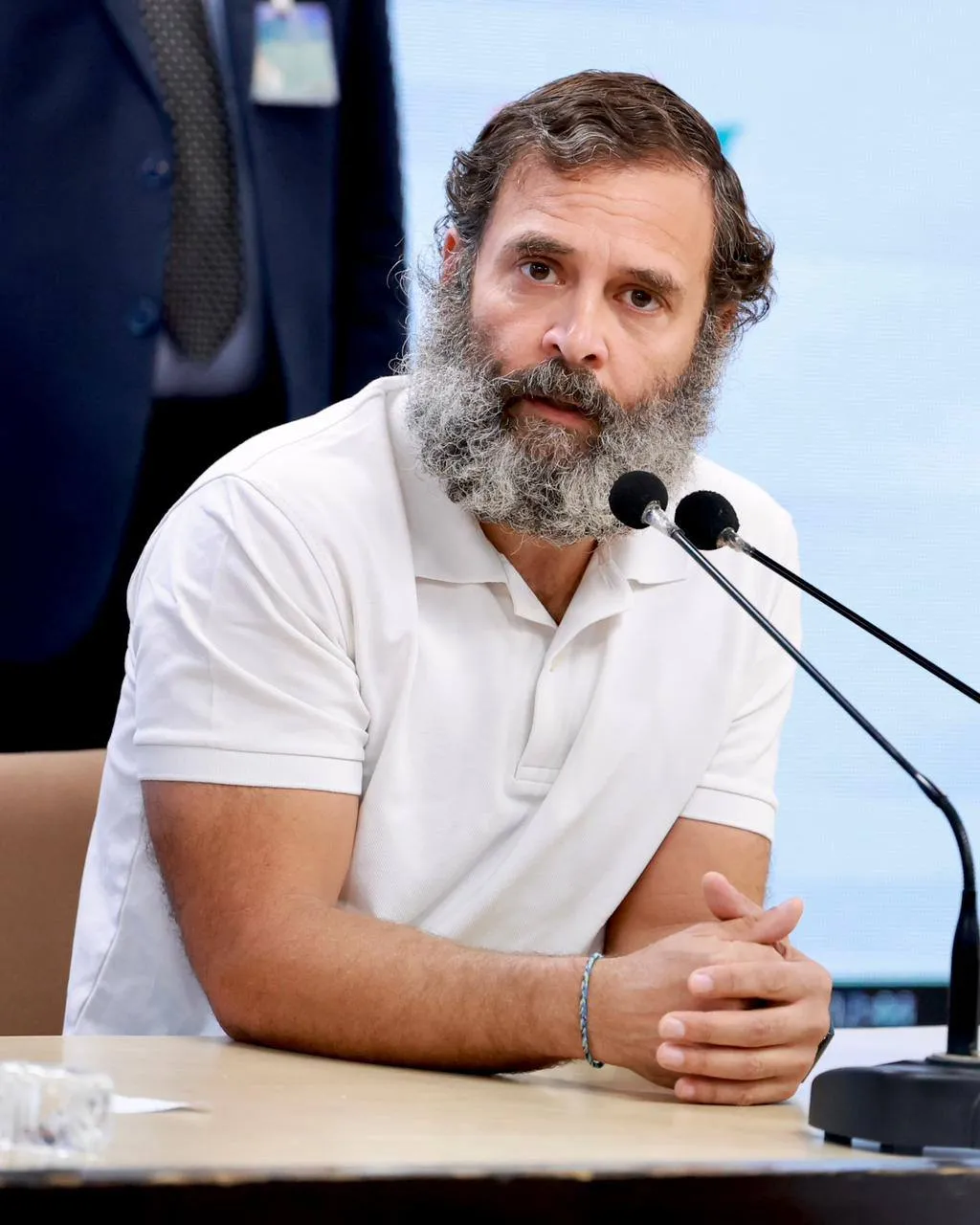 राहुल गांधी यूरोप के दौरे पर रवाना : सूत्र 