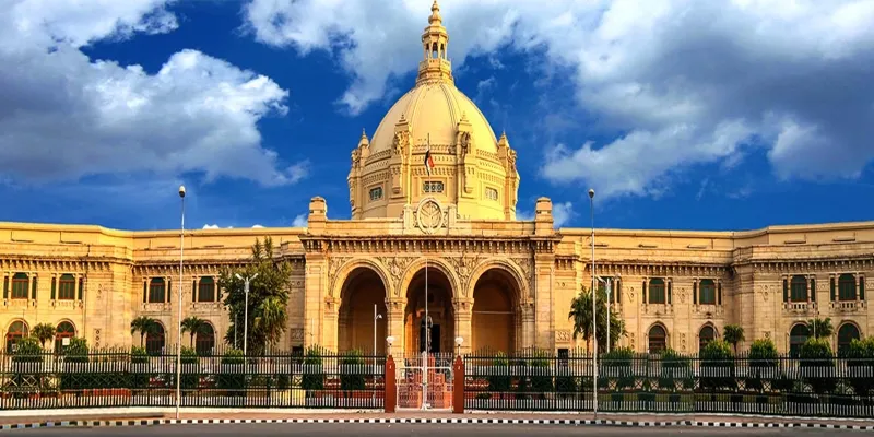 लखनऊ : विधान भवन के पास पुलिस ने सतर्कता बढ़ाई, इन वाहनों पर लगी रोक