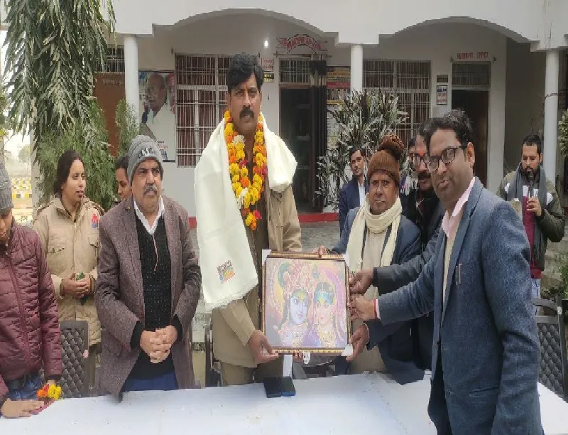 बहराइच : छात्र-छात्राएं मोबाइल से दूर रहकर पढ़ाई पर दें ध्यान