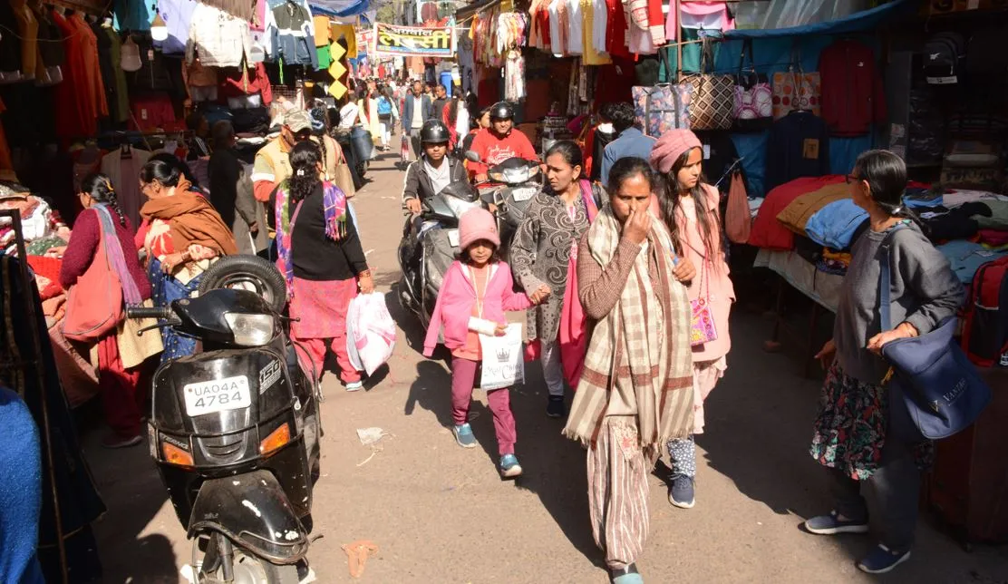 हल्द्वानीः यहां तो अतिक्रमण ने बिगाड़ दी शहर के बाजार की सूरत, कार्रवाई के नाम पर खानापूर्ति 