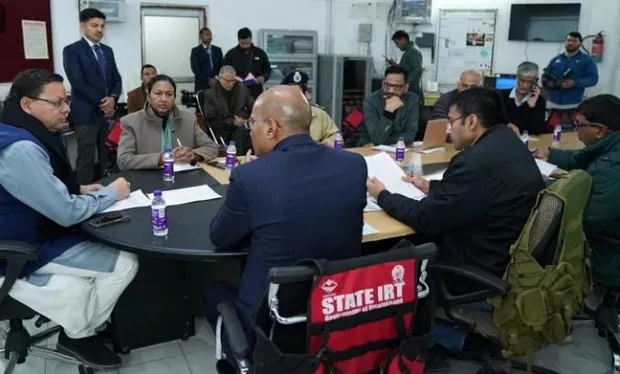 जोशीमठ में 70 फीसदी हालात सामान्य, भ्रम को ना फैलाएं- CM धामी 