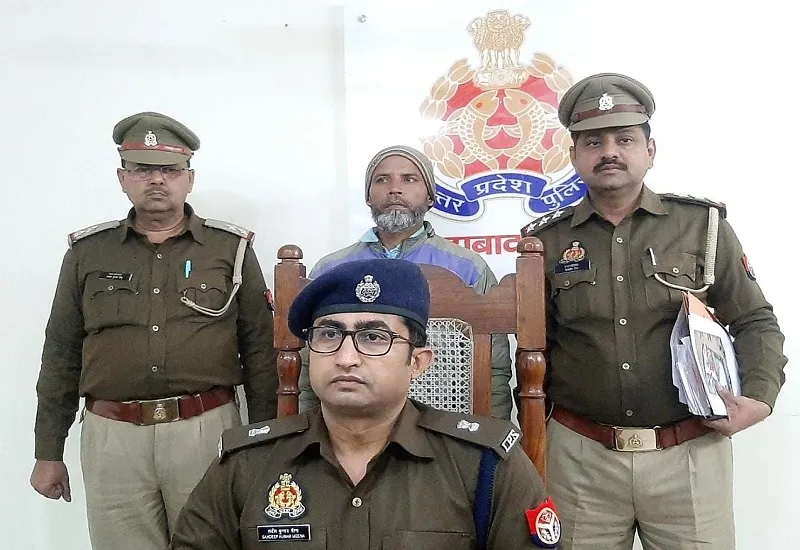 मुरादाबाद : पड़ोसियों के ताने से तंग बेटे ने की थी मां की हत्या, पुलिस ने गिरफ्तार कर भेजा जेल